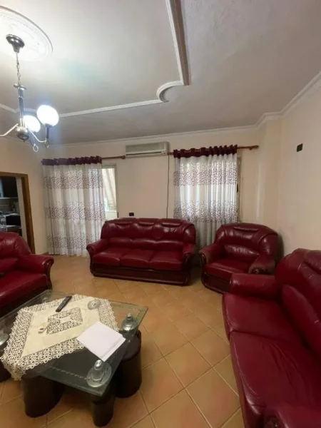Tirane, jepet me qera apartament 2+1 Kati 4, 85 m² 500 Euro (Kodra e Diellit)