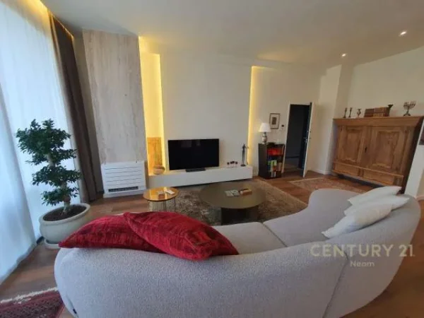 Tirane, jepet me qera apartament 2+1 Kati 1, 135 m² 1.250 Euro (Liqeni i Thate)