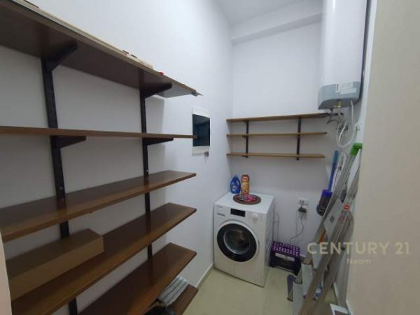 Tirane, jepet me qera apartament 2+1 Kati 1, 135 m² 1.250 Euro (Liqeni i Thate)