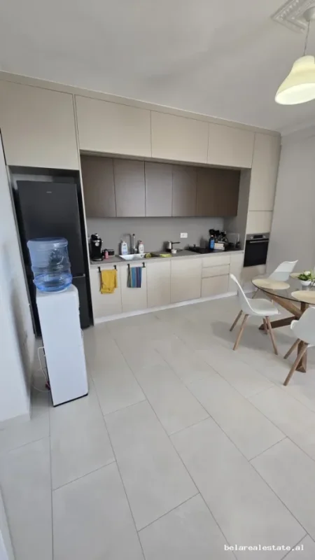 Tirane, jepet me qera Vile Vile 2 Katshe Kati 2, 140 m² 750 € (Qytet Studenti)