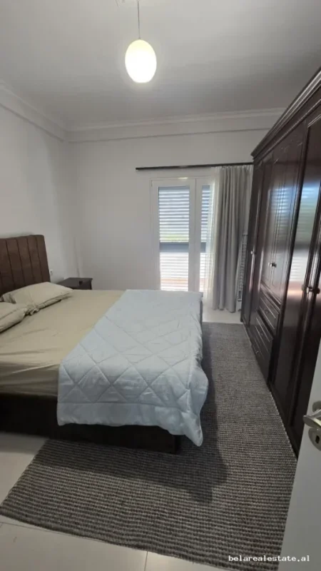 Tirane, jepet me qera Vile Vile 2 Katshe Kati 2, 140 m² 750 € (Qytet Studenti)