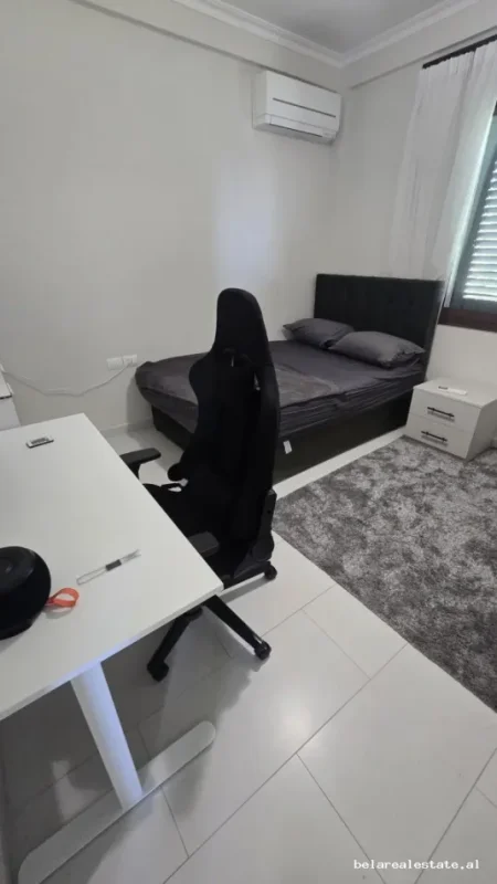 Tirane, jepet me qera Vile Vile 2 Katshe Kati 2, 140 m² 750 € (Qytet Studenti)