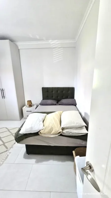 Tirane, jepet me qera Vile Vile 2 Katshe Kati 2, 140 m² 750 € (Qytet Studenti)