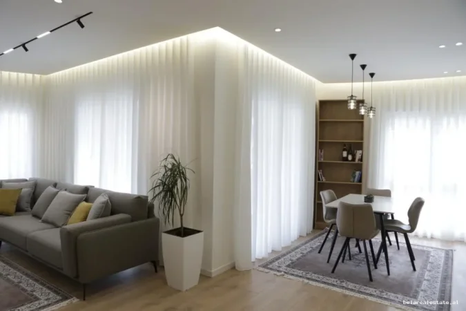 Tirane, jepet me qera apartament 2+1+Ballkon Kati 5, 119 m² 1.100 € (Zogu i Zi)