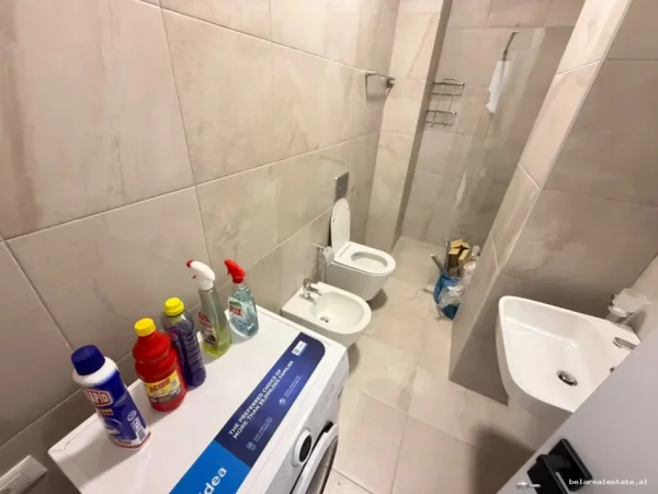 Tirane, jepet me qera apartament 1+1+Ballkon Kati 8, 65 m² 640 € (Dritan Hoxha)