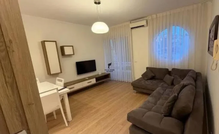 Tirane, jepet me qera apartament 1+1 Kati 9, 80 m² 1.300 € (RRUGA E KOSOVAREVE)