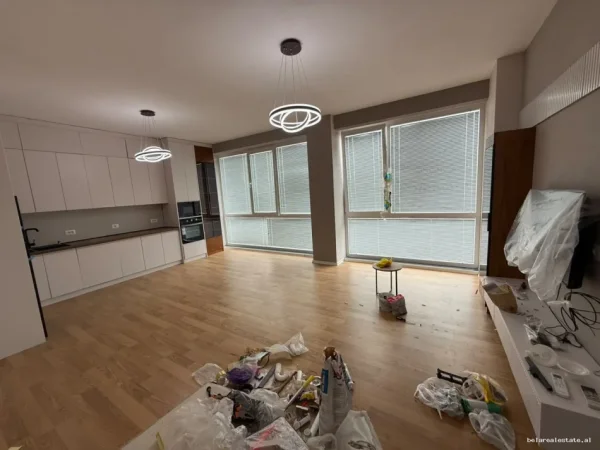 Tirane, jepet me qera apartament 3+1+Ballkon Kati 9, 130 m² 900 € (Selvia)