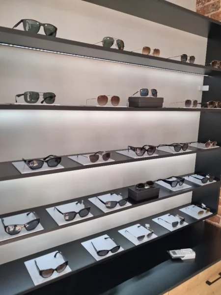 SHTET BIZNES dyqan optike nga pronari pa komision Kati 0, 67 m² 2.500.000 lek
