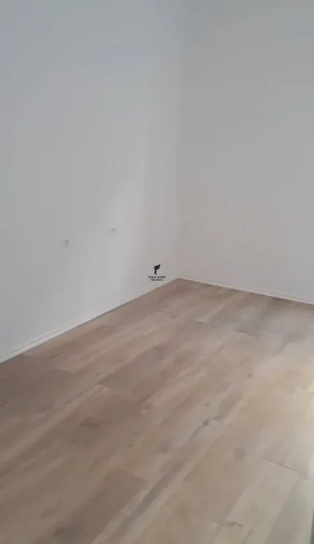 Tirane, jepet me qera apartament 2+1 Kati 2, 90 m² 400 € (UNIVERS CITY)
