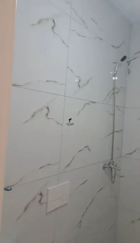 Tirane, jepet me qera apartament 2+1 Kati 2, 90 m² 400 € (UNIVERS CITY)