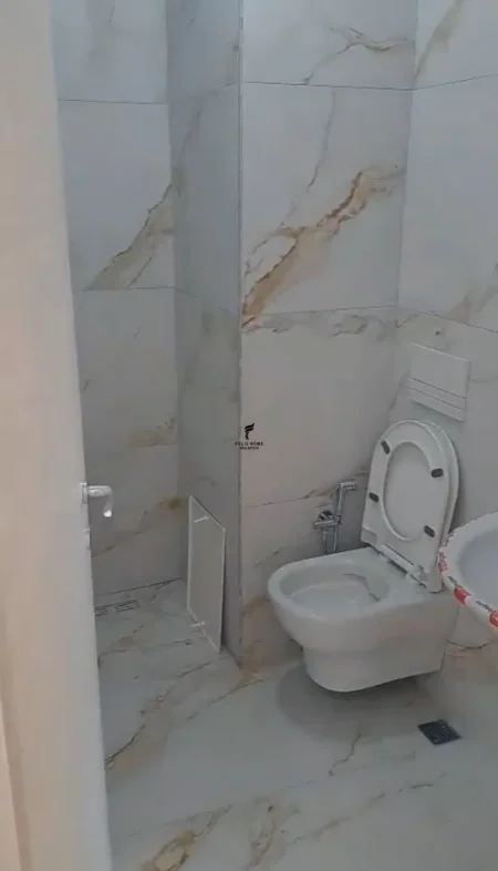 Tirane, jepet me qera apartament 2+1 Kati 2, 90 m² 400 € (UNIVERS CITY)