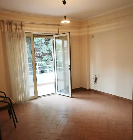 Tirane, shitet apartament 2+1 , 129 m² 150.000 € 