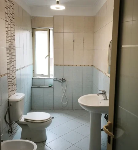Tirane, shitet apartament 2+1 , 129 m² 150.000 € 