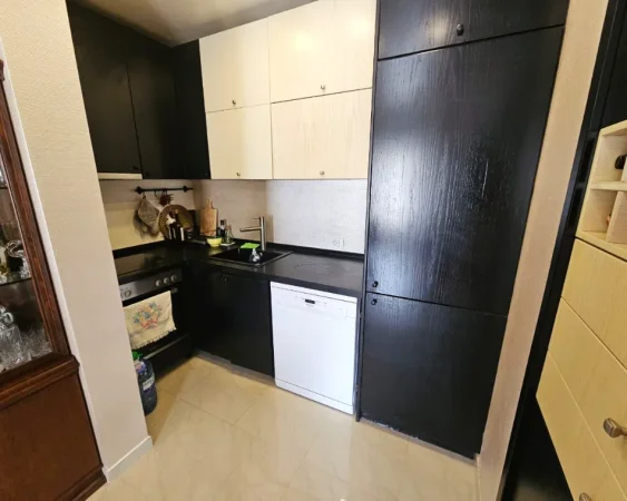 Tirane, shitet apartament 3+1 Kati 9, 92 m² 259.000 € (Rruga Artan Lenja)