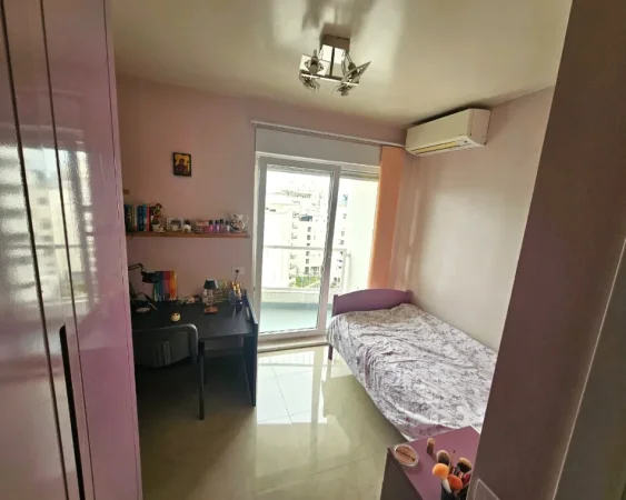 Tirane, shitet apartament 3+1 Kati 9, 92 m² 259.000 € (Rruga Artan Lenja)