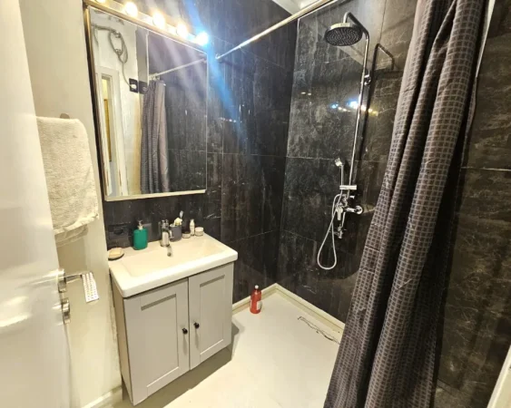Tirane, shitet apartament 3+1 Kati 9, 92 m² 259.000 € (Rruga Artan Lenja)