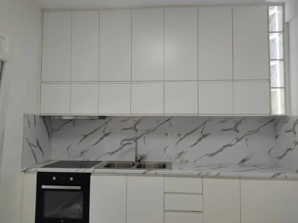 Tirane, jepet me qera apartament 2+1 Kati 2, 70 m² 600 € (Shkolla e Bashkuar)