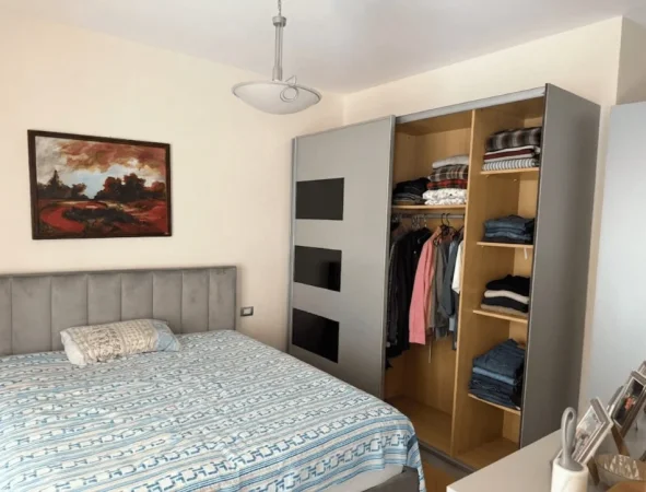Tirane, jepet me qera apartament 2+1+Ballkon Kati 6, 80 m² 600 € (Zogu i Zi)