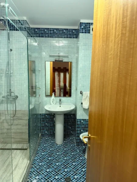 Tirane, jepet me qera apartament 2+1+Ballkon Kati 6, 80 m² 600 € (Zogu i Zi)