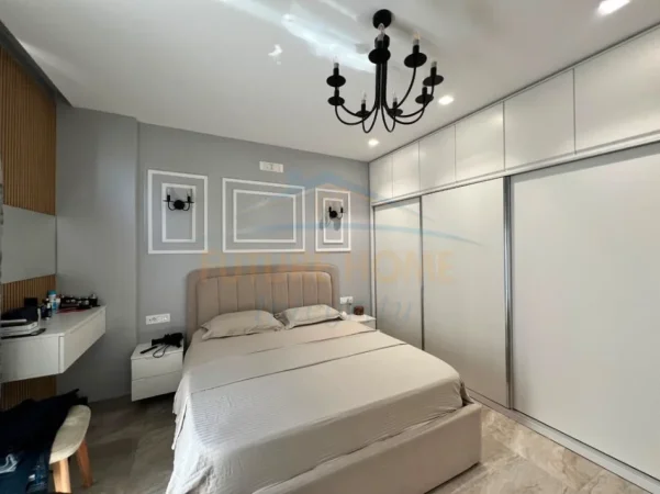 Shitet, Apartament 2+1+Post Parkimi, Rezidenca Erli, Tiranë. 0696069906