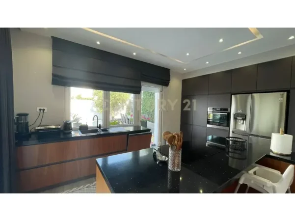 Tirane, shitet Vile 4+1 Kati 2, 300 m² 620.000 € (Kodra e diellit 2)