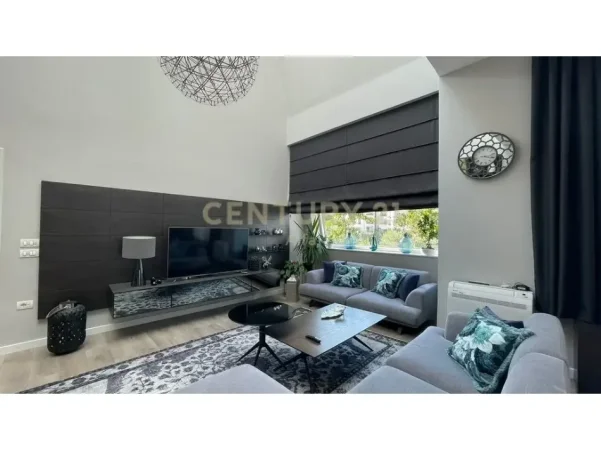 Tirane, shitet Vile 4+1 Kati 2, 300 m² 620.000 € (Kodra e diellit 2)