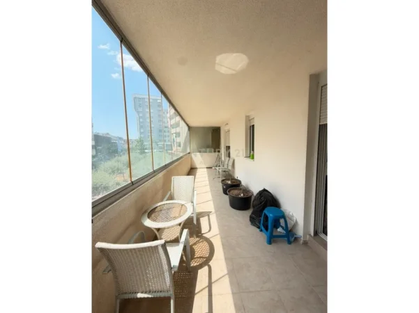 Tirane, jepet me qera apartament 1+1 Kati 2, 91 m² 600 € 