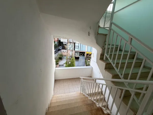 Tirane, shitet apartament 2+1 Kati 2, 113 m² 200.000 € (Liqeni Thate expert146740)