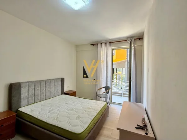 Tirane, jepet me qera apartament 1+1+Ballkon Kati 1, 65 m² 370 € (SHKOZE)