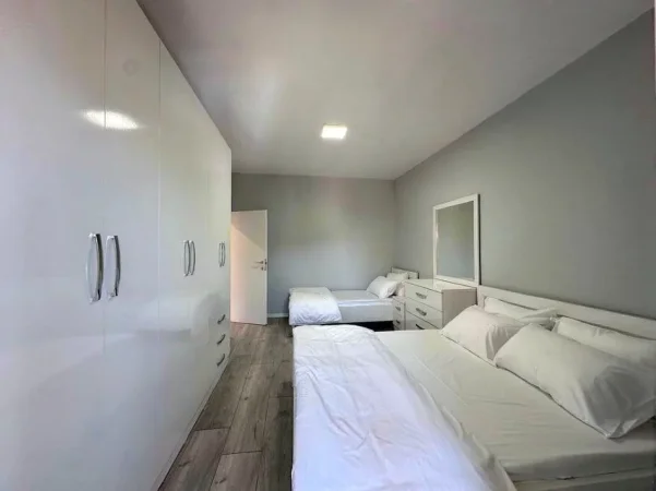 SHITET APARTAMENT  2+1  (21 DHJETORI)