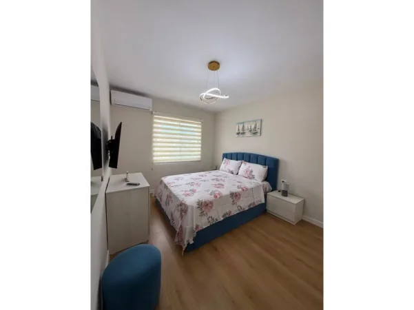 Tirane, jepet me qera apartament 3+1 Kati 5, 80 m² 700 € (Brryli)