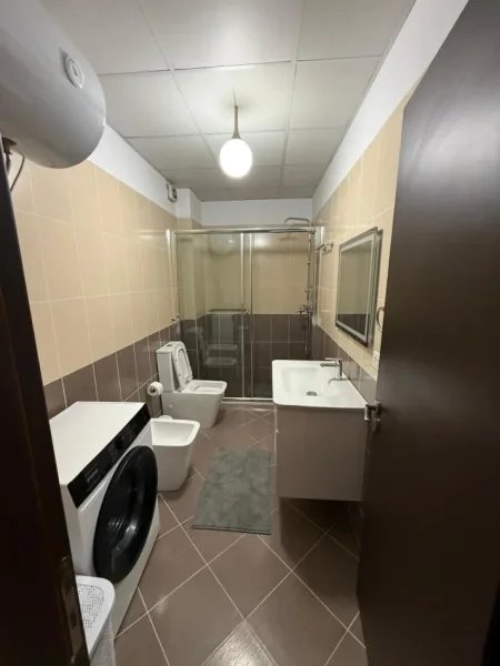 Tirane, jepet me qera apartament 2+1 Kati 2, 85 m² 750 € (Ali Demi)