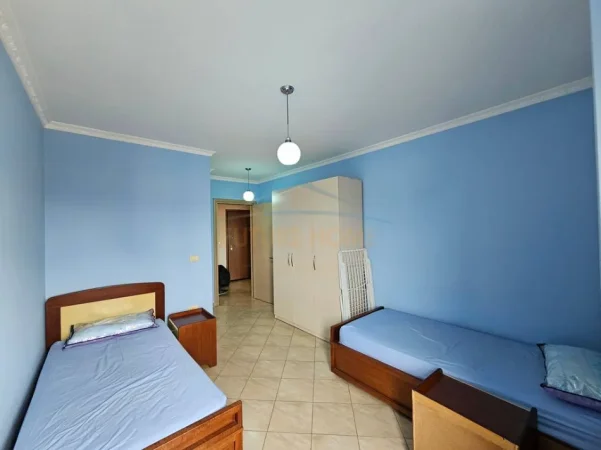 Tirane, jepet me qera apartament 2+1 Kati 3, 105 m² 580 € (Jordan misja)