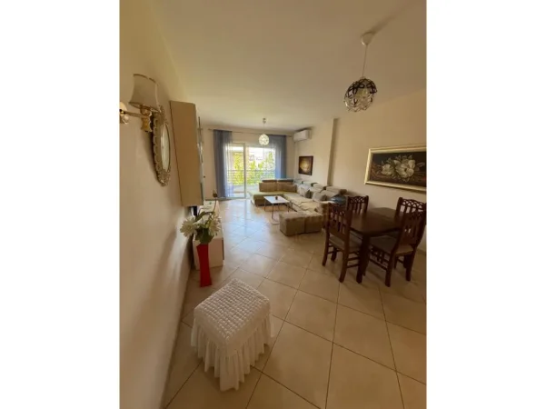 Tirane, jepet me qera apartament 3+1 Kati 1, 113 m² 760 € (Ferit Xhajko)