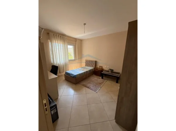 Tirane, jepet me qera apartament 3+1 Kati 1, 113 m² 760 € (Ferit Xhajko)