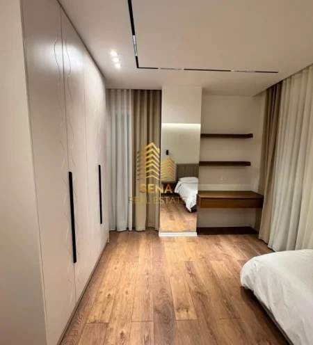 Tirane, jepet me qera apartament 1+1 Kati 4, 50 m² 700 € (Xhamllik)