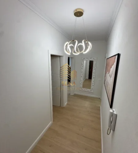 Tirane, jepet me qera apartament 1+1+Ballkon Kati 7, 70 m² 500 € (Astir)