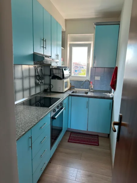 Tirane,Qera për herë parë,Apart mjaft cilësor,mobiluar,tip2+1,kat5 p.ekzistus 5-kat,sip80m²,qera 650€/muaj,në unazë rr.A.Kasemi,Brryli,10mim Q-Tiranës
