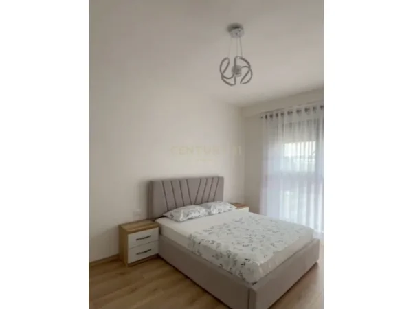 Tirane, jepet me qera apartament 1+1 Kati 7, 69 m² 600 € (Bulevardi i Ri)