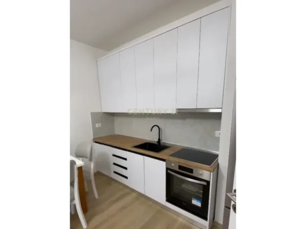 Tirane, jepet me qera apartament 1+1 Kati 7, 69 m² 600 € (Bulevardi i Ri)