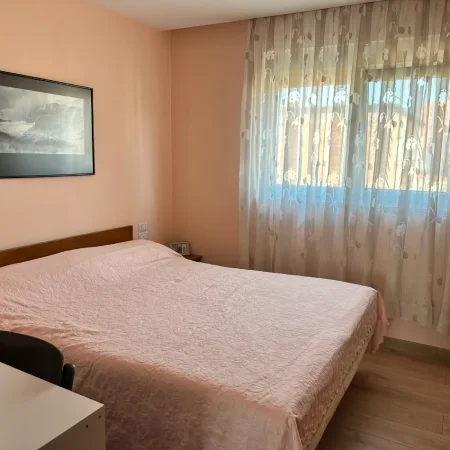 Tirane,Qera për herë parë,Apart mjaft cilësor,mobiluar,tip2+1,kat5 p.ekzistus 5-kat,sip80m²,qera 650€/muaj,në unazë rr.A.Kasemi,Brryli,10mim Q-Tiranës