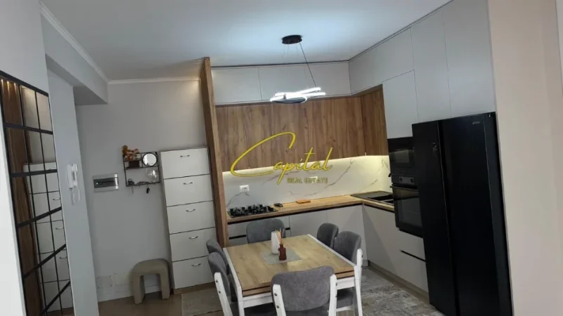 Tirane, shitet apartament 2+1 Kati 6, 81 m² 110.000 € (KAMEZ)