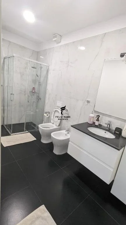 Tirane, jepet me qera apartament 1+1 Kati 1, 50 m² 450 € (5 MAJI)