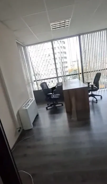 Tirane, jepet me qera zyre Kati 7, 330 m² 5.940 € (QENDER)