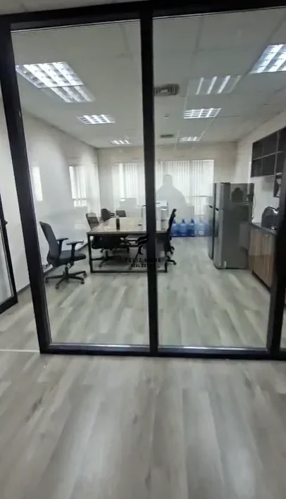 Tirane, jepet me qera zyre Kati 7, 330 m² 5.940 € (QENDER)