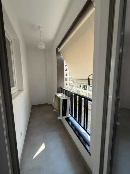 Tirane, jepet me qera apartament 1+1 Kati 3, 60 m² 450 € (Rruga 5 Maji)