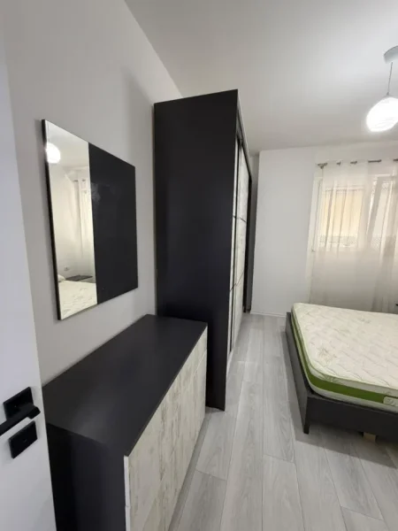 Tirane, jepet me qera apartament 1+1 Kati 3, 60 m² 450 € (Rruga 5 Maji)