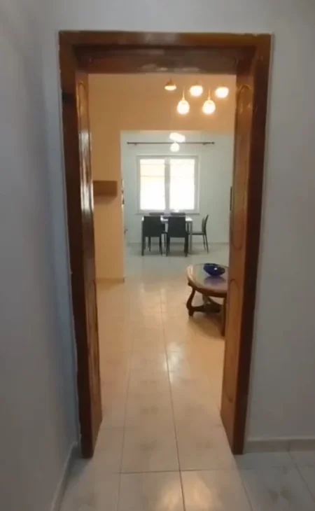 Tirane, jepet me qera apartament 1+1 Kati 2, 65 m² 450 € (Embassy of the United States)