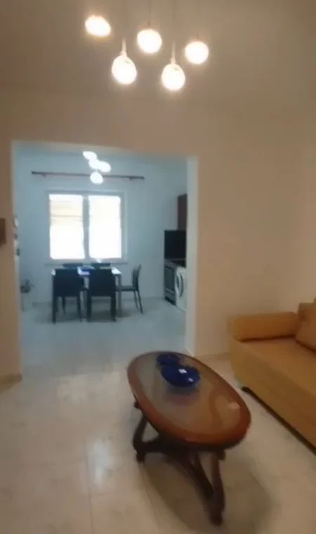 Tirane, jepet me qera apartament 1+1 Kati 2, 65 m² 450 € (Embassy of the United States)