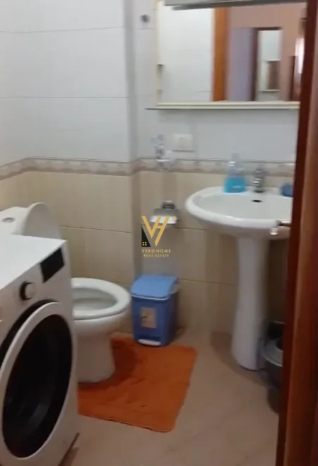 Tirane, jepet me qera apartament 2+1+Ballkon Kati 2, 105 m² 620 € (KODRA E DIELLIT)